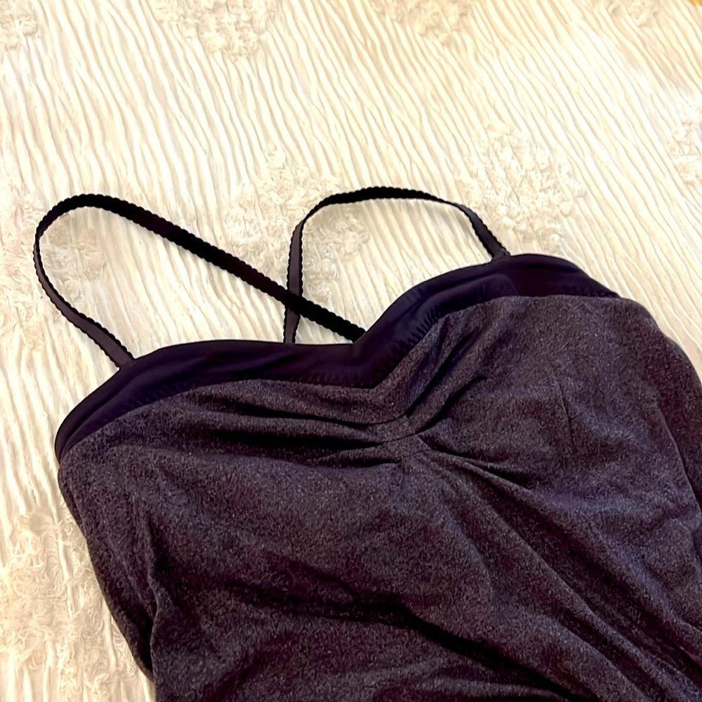 Lululemon workout top size 4